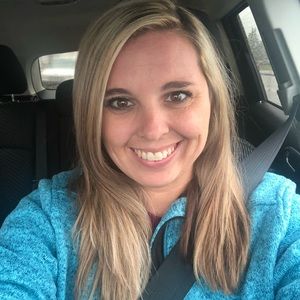 Meet your Posher, Courtney